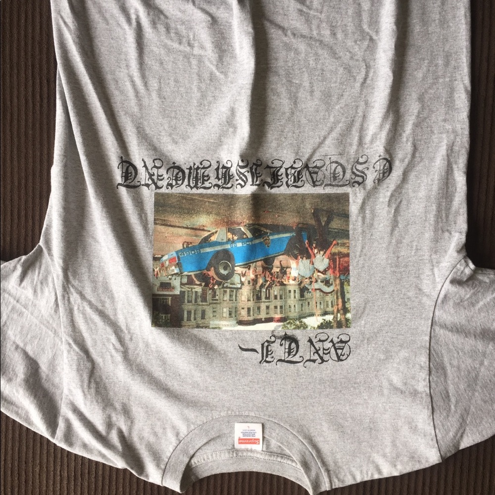 Supreme anti establishment tee